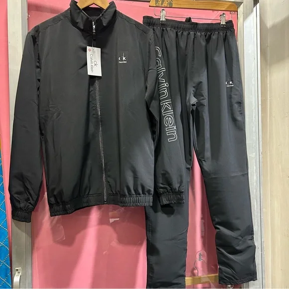 Calvin Klein unisex track suit - Picture 7 of 13
